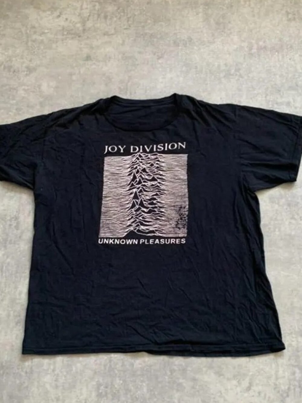 joy Division "Unknown Pleasures" graphic t-shirt